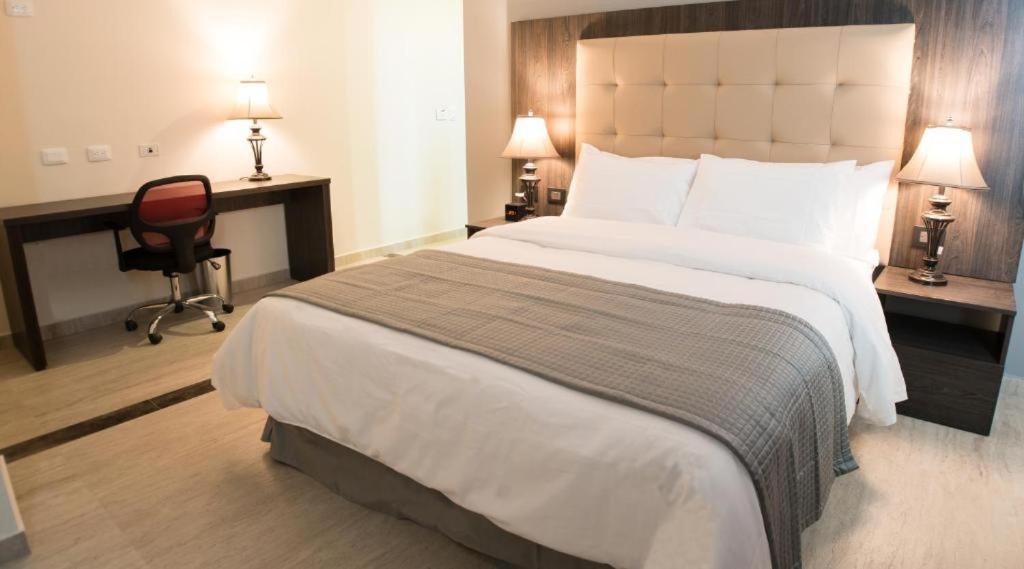 Hotel Hr Amada Кукута Экстерьер фото
