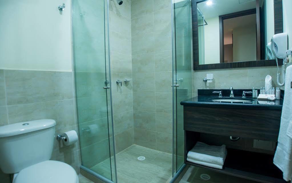 Hotel Hr Amada Кукута Экстерьер фото