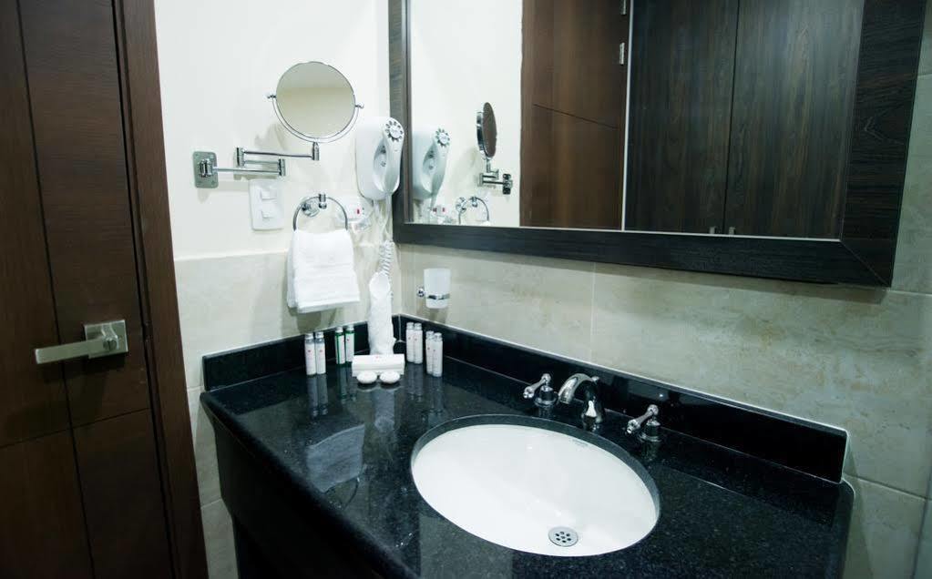 Hotel Hr Amada Кукута Экстерьер фото